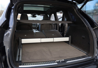 Подержанный автомобиль Porsche Cayenne 2015 года (36 фото)