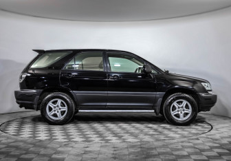 Подержанный автомобиль Lexus RX 2002 года (4 фото)