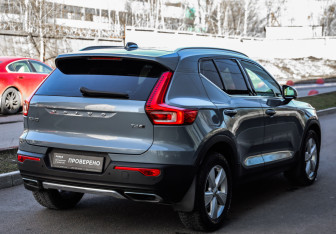 Подержанный автомобиль Volvo XC40 2019 года (5 фото)