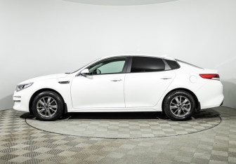 Подержанный автомобиль Kia Optima Sedan 2017 года (8 фото)