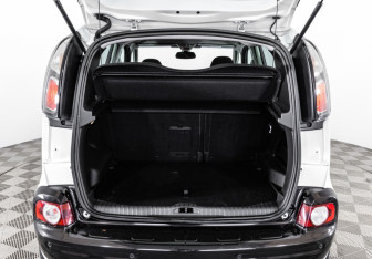 Подержанный автомобиль Citroen C3 Picasso 2013 года (27 фото)