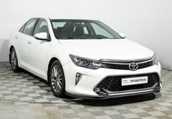 Подержанный автомобиль Toyota Camry Sedan 2017 года (3 фото)