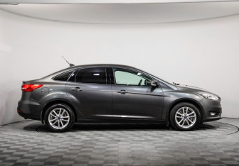 Подержанный автомобиль Ford Focus Sedan 2019 года (4 фото)