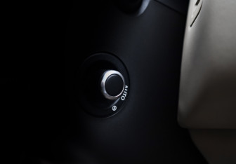 Подержанный автомобиль Land Rover Range Rover 2013 года (18 фото)