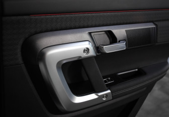 Подержанный автомобиль Jaecoo J7 2024 года (26 фото)