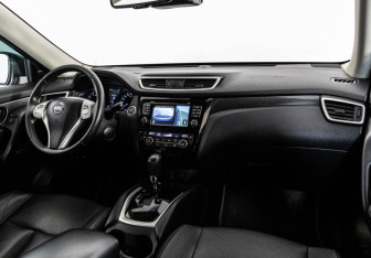 Подержанный автомобиль Nissan X-Trail 2016 года (9 фото)