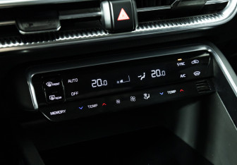 Подержанный автомобиль Kia K5 2021 года (16 фото)