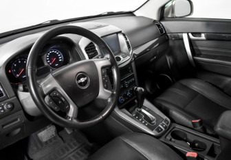 Подержанный автомобиль Chevrolet Captiva 2013 года (9 фото)