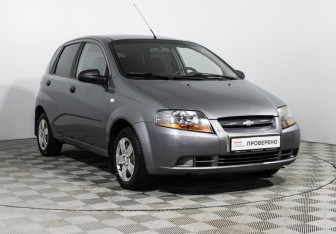 Подержанный автомобиль Chevrolet Aveo Hatchback 2006 года (3 фото)