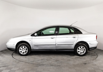 Подержанный автомобиль Citroen C5 Liftback 2001 года (8 фото)