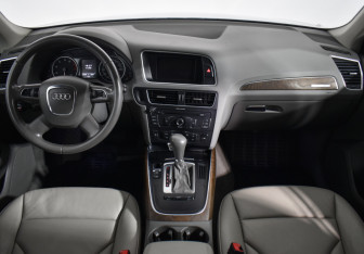 Подержанный автомобиль Audi Q5 2012 года (13 фото)
