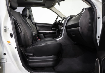 Подержанный автомобиль Suzuki Grand Vitara 2011 года (20 фото)