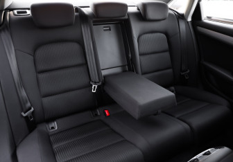 Подержанный автомобиль Audi A4 Sedan 2013 года (22 фото)