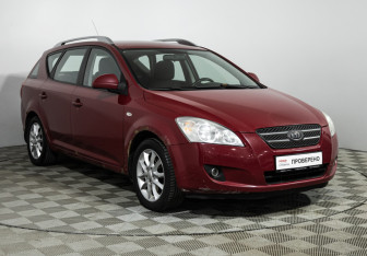 Подержанный автомобиль Kia Ceed Wagon 2008 года (3 фото)