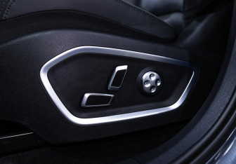 Подержанный автомобиль Geely Tugella 2023 года (19 фото)