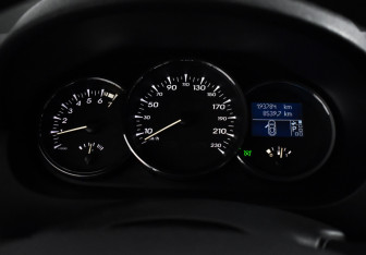 Подержанный автомобиль Renault Fluence 2011 года (18 фото)