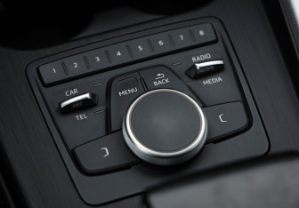 Подержанный автомобиль Audi A4 Sedan 2016 года (19 фото)