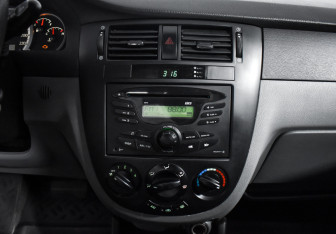 Подержанный автомобиль Daewoo Gentra Sedan 2014 года (15 фото)