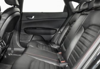 Подержанный автомобиль Kia Optima Sedan 2018 года (13 фото)