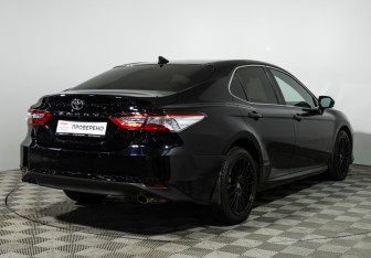Подержанный автомобиль Toyota Camry Sedan 2021 года (5 фото)