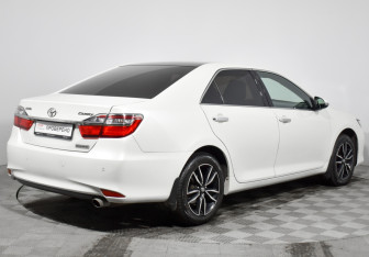 Подержанный автомобиль Toyota Camry Sedan 2016 года (5 фото)