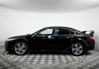 Подержанный автомобиль Honda Accord Sedan 2011 года (2 фото)