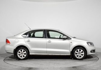 Подержанный автомобиль Volkswagen Polo Sedan 2011 года (4 фото)
