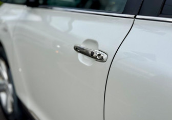 Подержанный автомобиль Toyota Highlander 2010 года (8 фото)