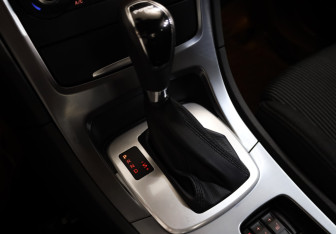 Подержанный автомобиль Ford Mondeo Sedan 2013 года (16 фото)