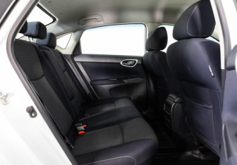 Подержанный автомобиль Nissan Sentra Sedan 2014 года (16 фото)