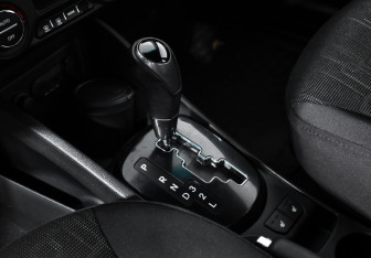 Подержанный автомобиль Kia Rio Sedan 2012 года (11 фото)