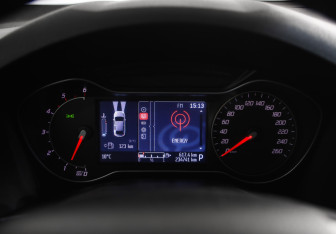 Подержанный автомобиль Ford Mondeo Sedan 2011 года (12 фото)