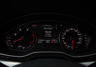 Подержанный автомобиль Audi Q5 2018 года (12 фото)