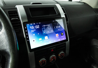 Подержанный автомобиль Nissan X-Trail 2011 года (16 фото)