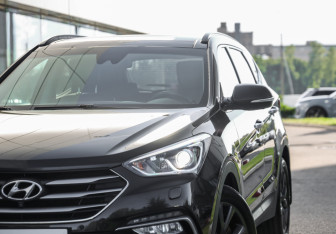 Подержанный автомобиль Hyundai Santa Fe 2017 года (2 фото)