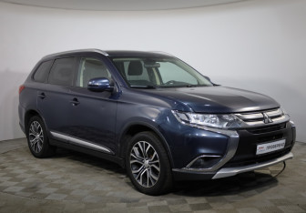 Подержанный автомобиль Mitsubishi Outlander 2018 года (3 фото)