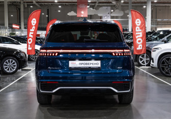 Подержанный автомобиль Geely Monjaro 2024 года (10 фото)