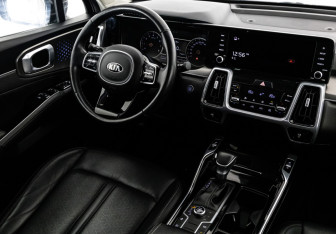 Подержанный автомобиль Kia Sorento 2021 года (14 фото)