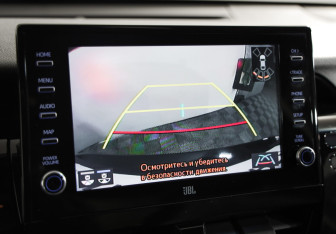 Подержанный автомобиль Toyota Camry Sedan 2021 года (14 фото)