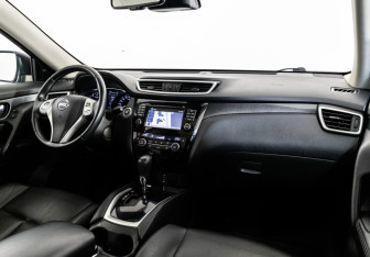 Подержанный автомобиль Nissan X-Trail 2015 года (9 фото)