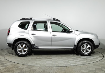 Подержанный автомобиль Renault Duster 2018 года (4 фото)