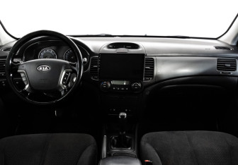 Подержанный автомобиль Kia Magentis 2007 года (10 фото)