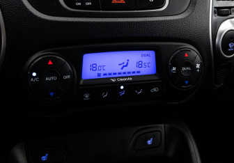 Подержанный автомобиль Hyundai ix35 2010 года (12 фото)