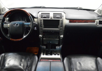 Подержанный автомобиль Lexus GX 2011 года (14 фото)