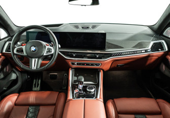 Подержанный автомобиль BMW X5 M 2024 года (13 фото)