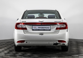 Подержанный автомобиль Chevrolet Epica 2010 года (6 фото)