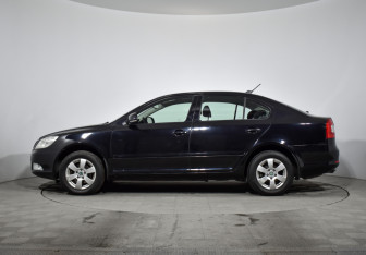 Подержанный автомобиль Skoda Octavia Liftback 2013 года (8 фото)