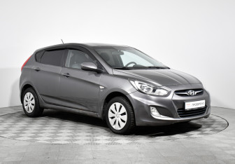 Подержанный автомобиль Hyundai Solaris Hatchback 2011 года (3 фото)