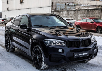 Подержанный автомобиль BMW X6 2017 года (4 фото)