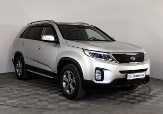 Подержанный автомобиль Kia Sorento 2014 года (3 фото)